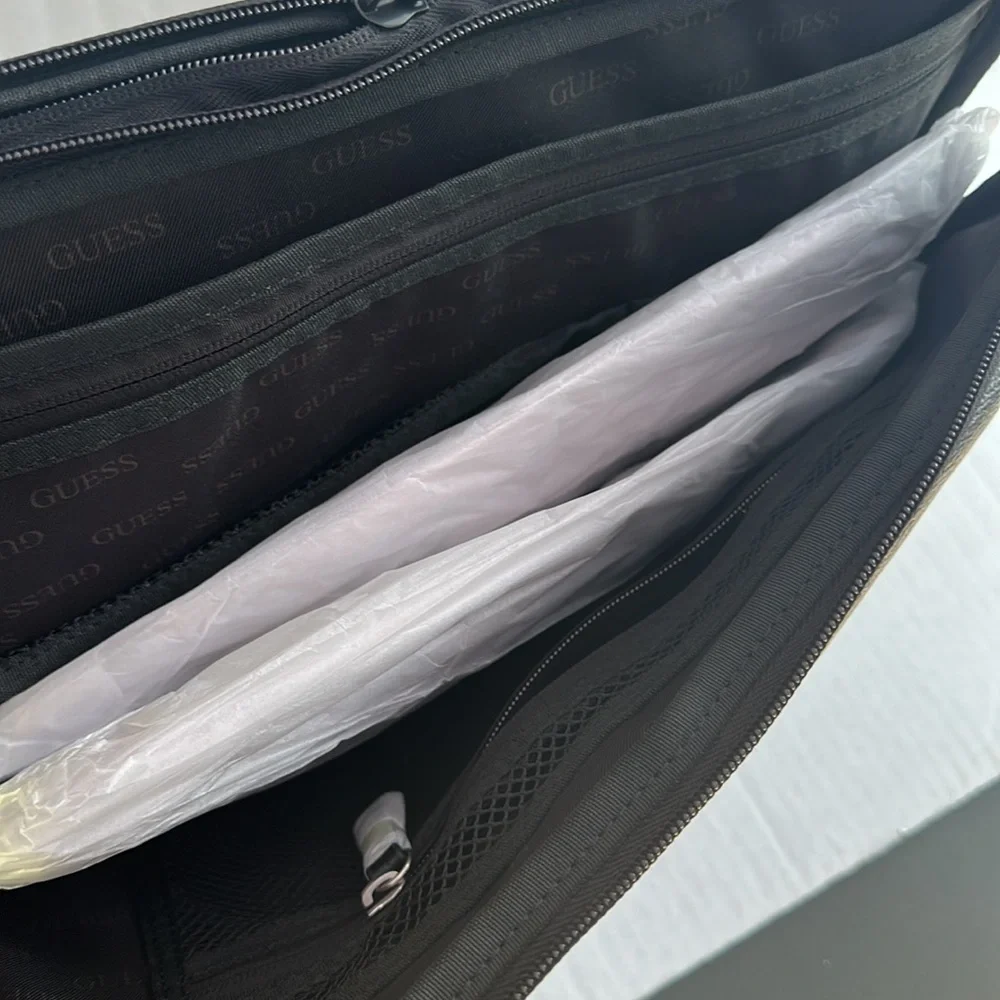 New GUESS Vezzola Smart Briefcase With Pocket